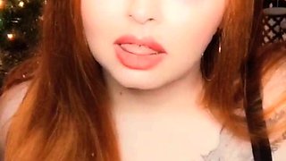 Solo pussy toying redhead sexy close up masturbation action