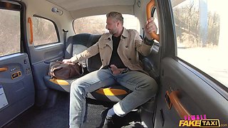 The girl from the gang had sex with her friend in the car.