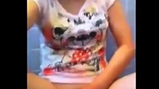 Amateur Asian Girl in Glasses Masturbating