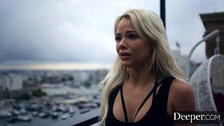 Deeper. Twinlike Blondes Riley  Elsa Have a Wild Threesome - Elsa Jean