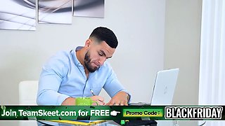 I revved into my chief' jizz bucket to save my babysitting gig