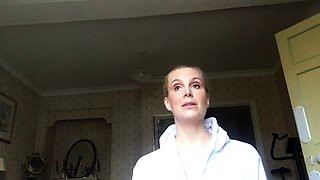 Cumshot amateur MILF suck and jerks dude in the bedroom