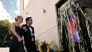 Amateur Asian College Teen Gives Blowjob