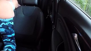 INSANE DRIVING BLOWJOB AND CAR SEX
