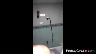 Indian Girl Masturbates on Webcam After Bath