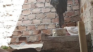Come with me to give me a nice shower My neighbors see me