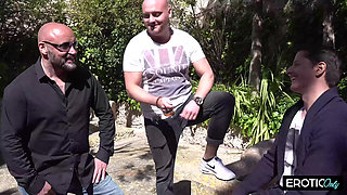 Spontaneous Fuck on the Side of the Road Hungry MILF Gives It Her All