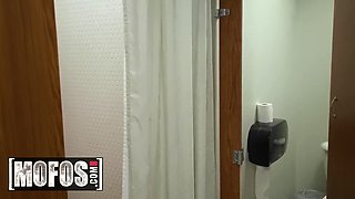 All-natural amateur Michelle James and her "fuck me" eyes