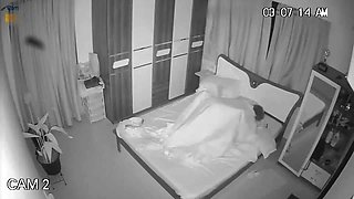 Indian Bhabhi Displays and Finger-tickling and Tearing up