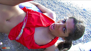 Indiana Fox_rob Diesel - Skinny young indian babe fucked hard at the beach by big muscled guy