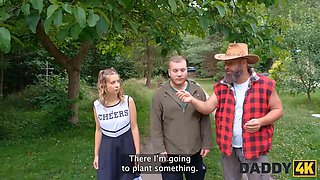 Daddy4k. surprise porno with stepdaddy’s massive sausage while the boyfriend is fixing the floor