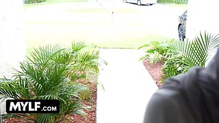 Vivianne Desilva's big ass cheats on her hubby with a relationship expert