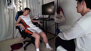 Adorable Japanese teen Izumi Koizumis pussy toyed until