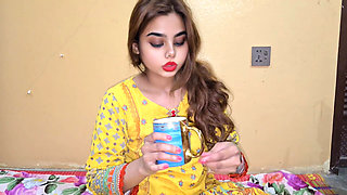 ( Pakistani ) Beautiful Stepmom Having Fun with Stepson Midnight-clear Hindi Conversation