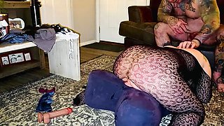 Big tit MILF bound and ready to please Daddy
