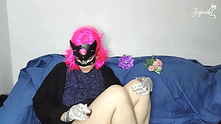 Come see me get off with my big natural tits and alluring pussy mask