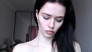 Cute amateur webcam teen girl toying pussy on webcam