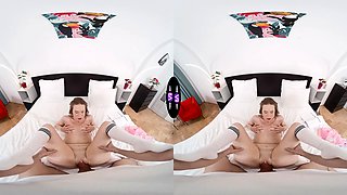Cheating girlfriend rails his pecker before boyfriend comes home - tmwvrnet