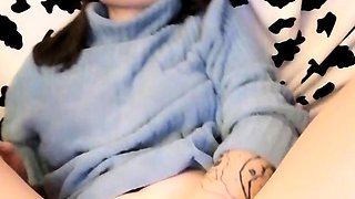 Webcam fun mature brunette with toys cum on cam