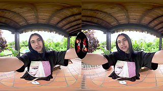 Pretty in paradise: Blowjob, Cowgirl  Latina VR Porn