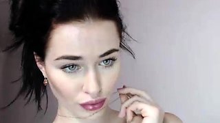 Hot Busty Webcam Babe Masturbate Solo