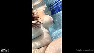Big boob brunette masturbates on webcam