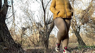 Mature MILF with Wet Pussy Squatting to Pee Outdoor - Amateur Homemade HD