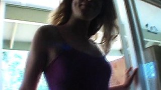 Amateur brunette teen in solo