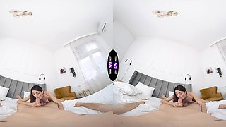 Skinny teen riding cock in reverse cowgirl in vr