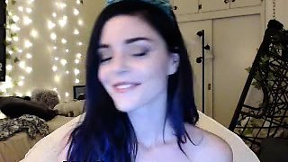 Brunette Solo Webcam Masturbation