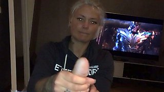 Close up MiLF getting it in the ass