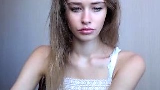 Amateur Webcam Teen Masturbates And Teases