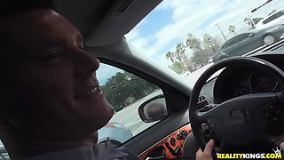 Short-haired cougar pornstar heart-stopping xxx video