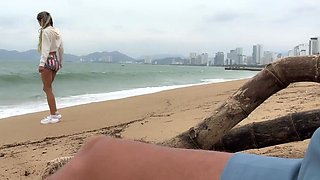 I see you jerking off to me and I want to help you cum! - Shaft flashing on public beach