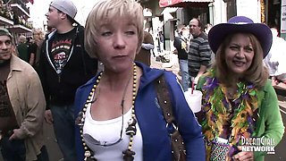 Flirtatious courtesan - beads clip - DreamGirls Members