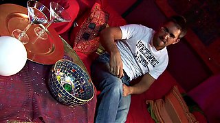 Gia Paige Gives Romeo Price Full-Body Fisting in Hentai Pantyhose Massage