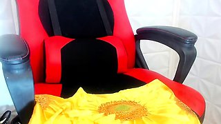 Pulled amateurs close up car sex