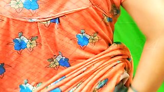 Indian Hot Bhabhi Saree Change