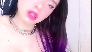 This large amateur cam girl has some very big boobs