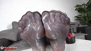 Brunette Seductress Entices Her Slave for a Feet Massage Using a Feet Cream