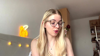 How to Leave a Mistress (when It Feels Too Hard) Addicted to Femdom!