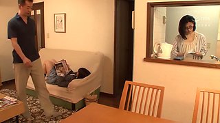 Every Time The Bride Calls, She Is Making Money By Repeatedly Vaginal Cum Shot With Girls. 2