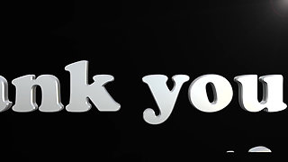 Hot babe Scarlett LeVay gets cun on huge tits