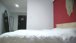 amateur sunanx fingering herself on live webcam