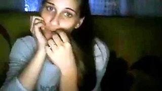 18-Year-Old Webcam Amateur Flashes in Public