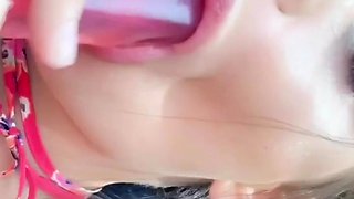 Cute amateur teen girl toying her pussy in bed on cam