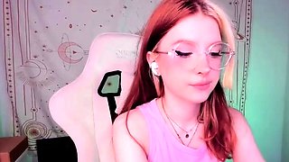 Amateur Webcam Teen Masturbates And Teases