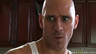 Mommy Got Chores With Johnny Sins, Kianna Dior - Brazzers