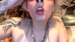 Goth Girl Glitterqueen1999 Stretches Her Button Nose with Ni
