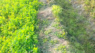 Khet kheton mein gand Marne Laga upar se Koi aaega FIR chhod Diya